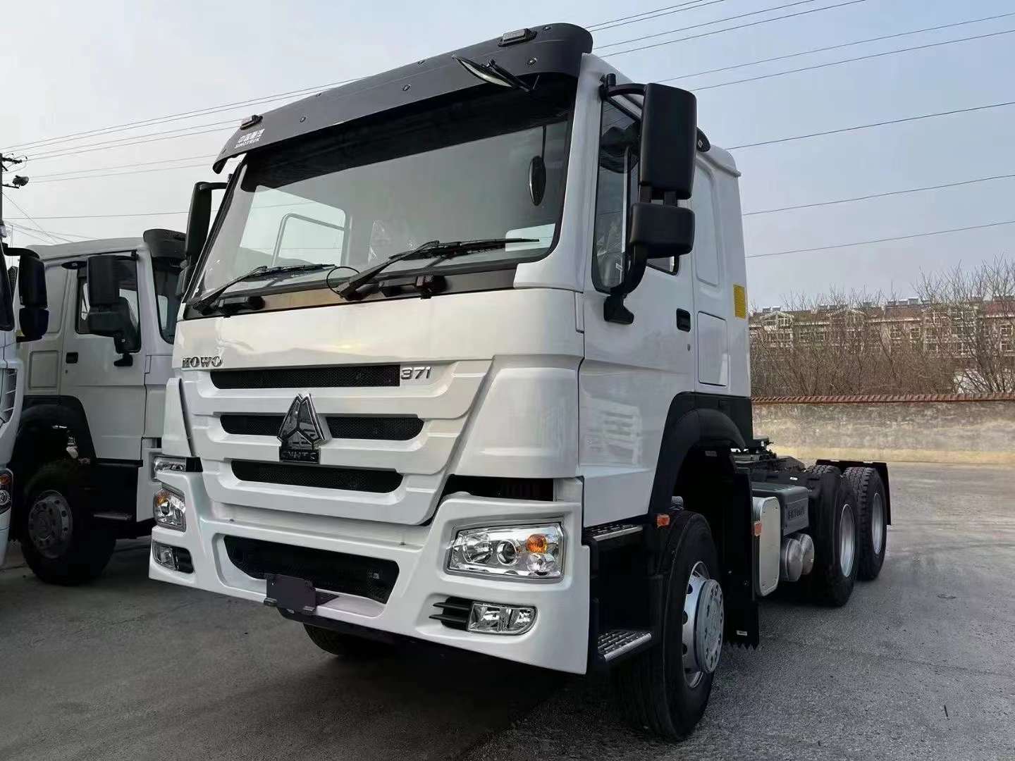 IL TRATTORE PER CAMION SINOTRUKHOWO A 10 RUOTE SONO PRONTI PER LA SPEDIZIONE