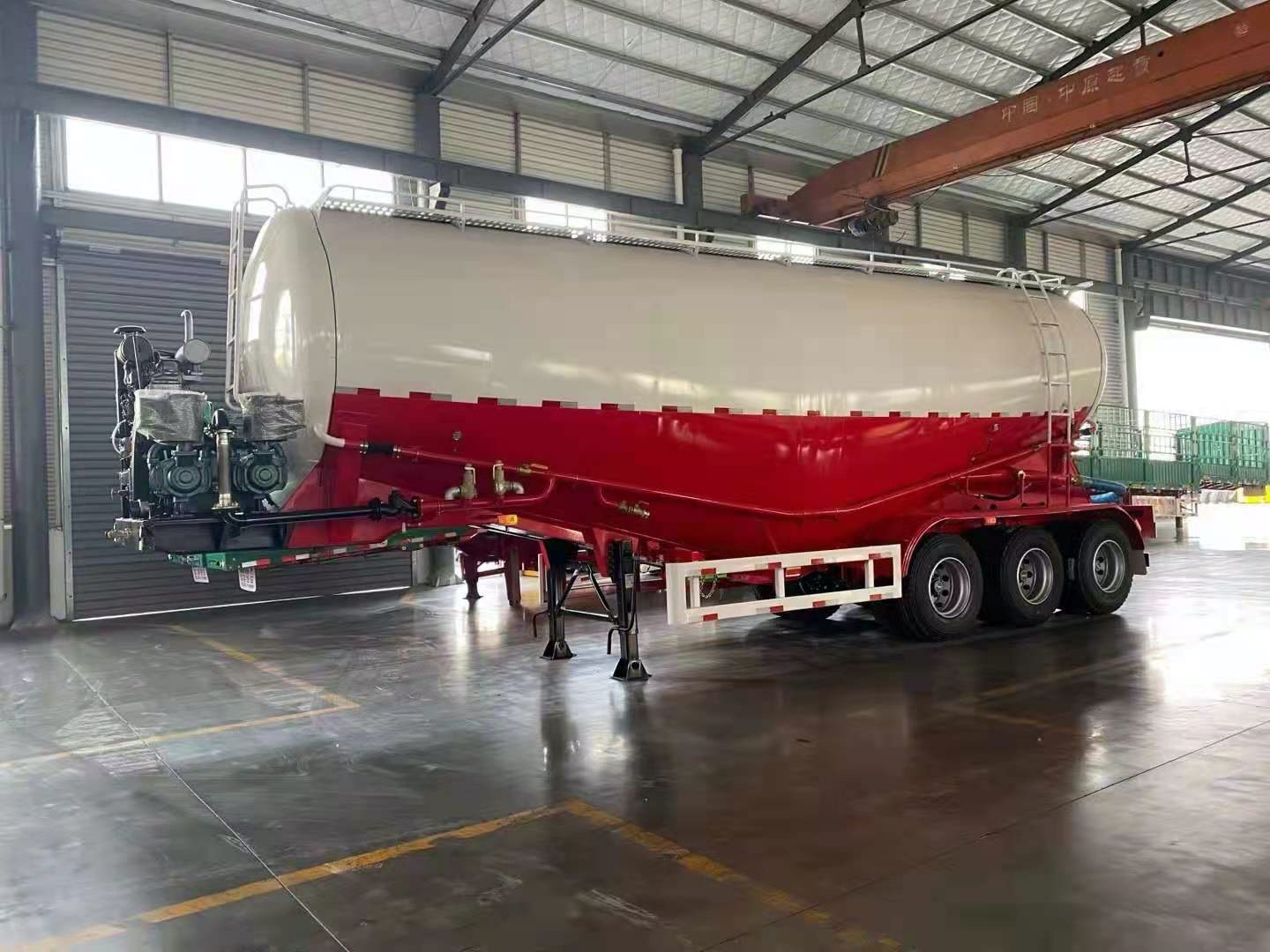 Camion del serbatoio del carburante