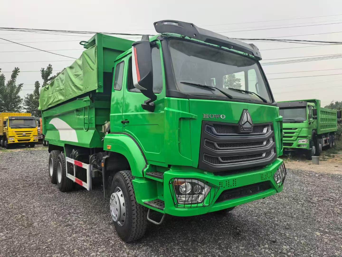SINOTRUK Howo Autocarri con cassone ribaltabile